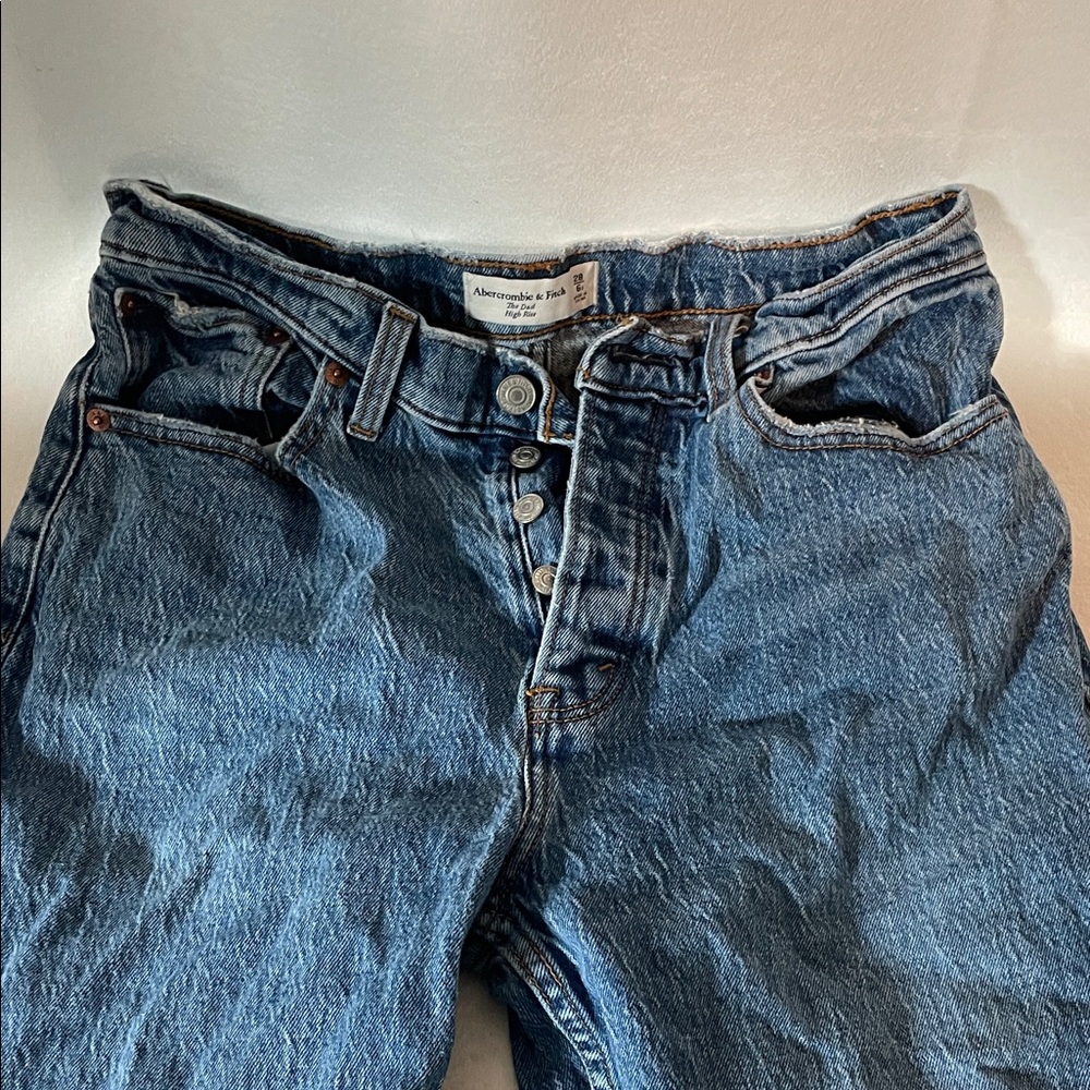 Abercrombie & Fitch The Dad High Rise Jeans